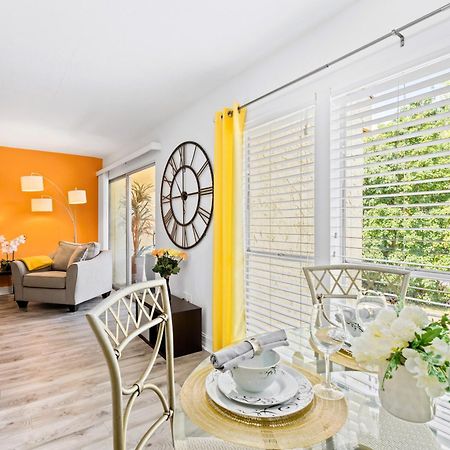 Shiny Oasis With Lake View Sarasota Bagian luar foto