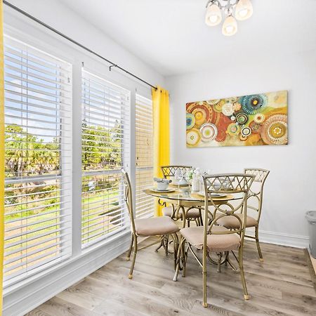 Shiny Oasis With Lake View Sarasota Bagian luar foto