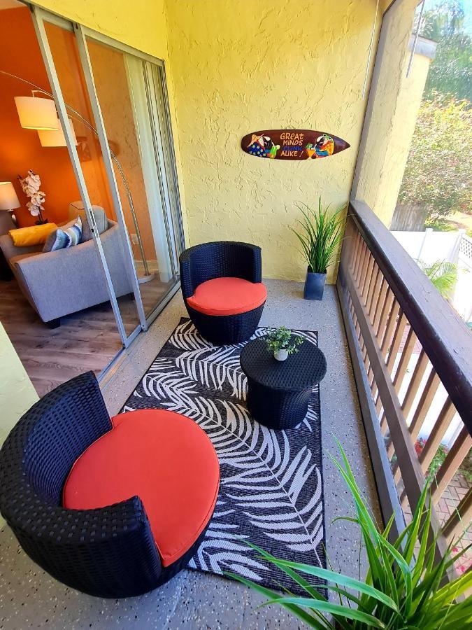 Shiny Oasis With Lake View Sarasota Bagian luar foto