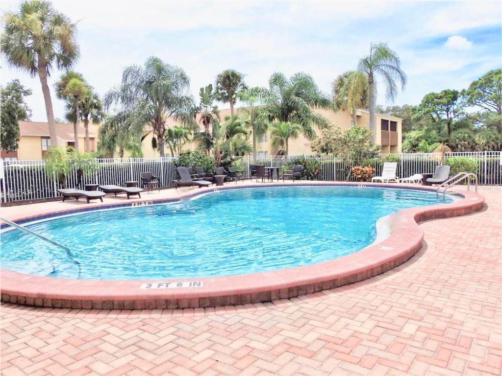 Shiny Oasis With Lake View Sarasota Bagian luar foto