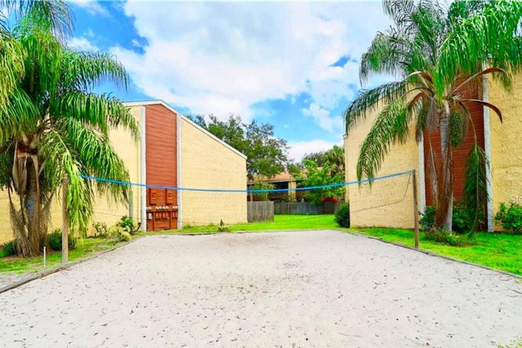 Shiny Oasis With Lake View Sarasota Bagian luar foto