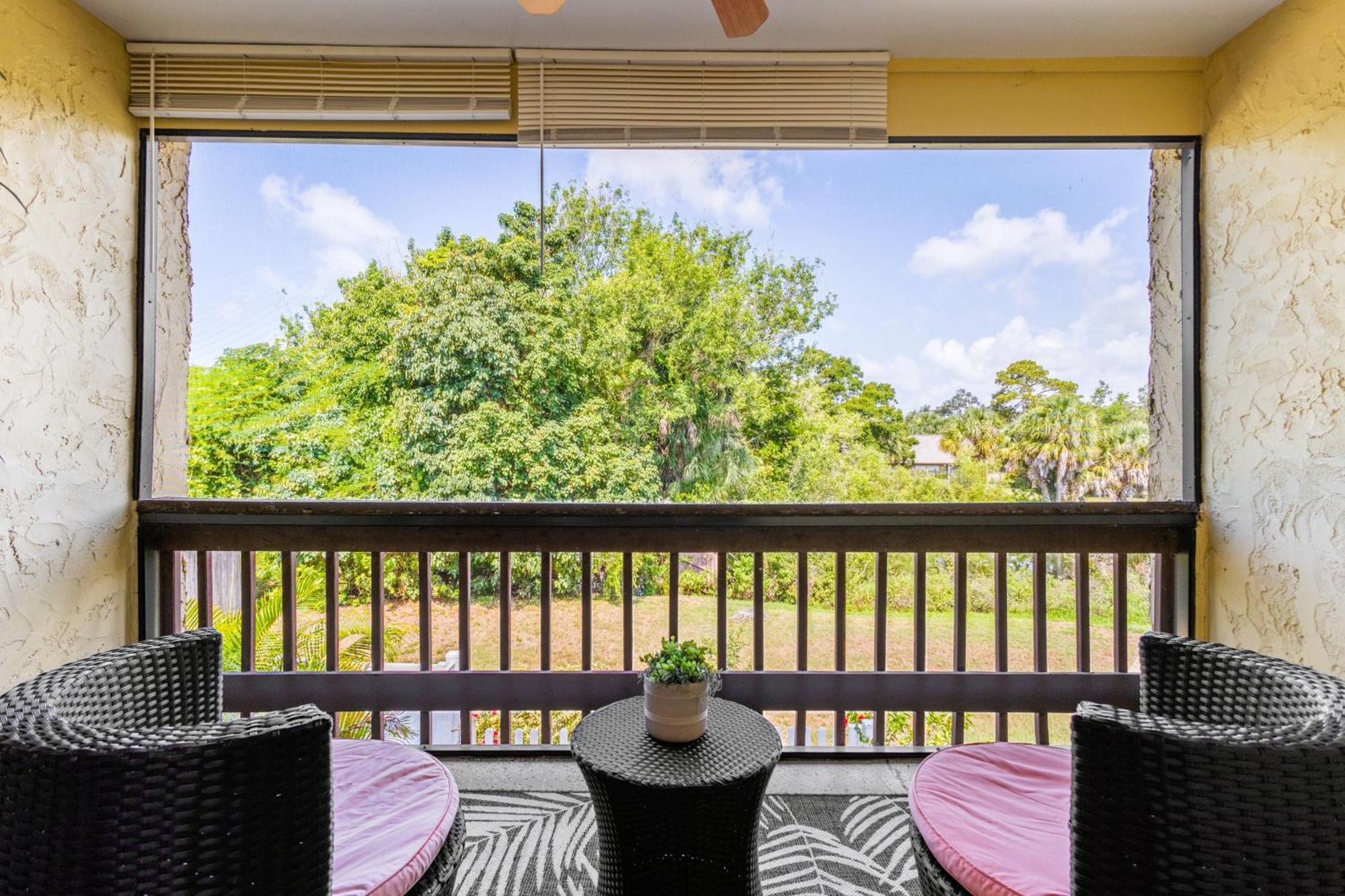 Shiny Oasis With Lake View Sarasota Bagian luar foto