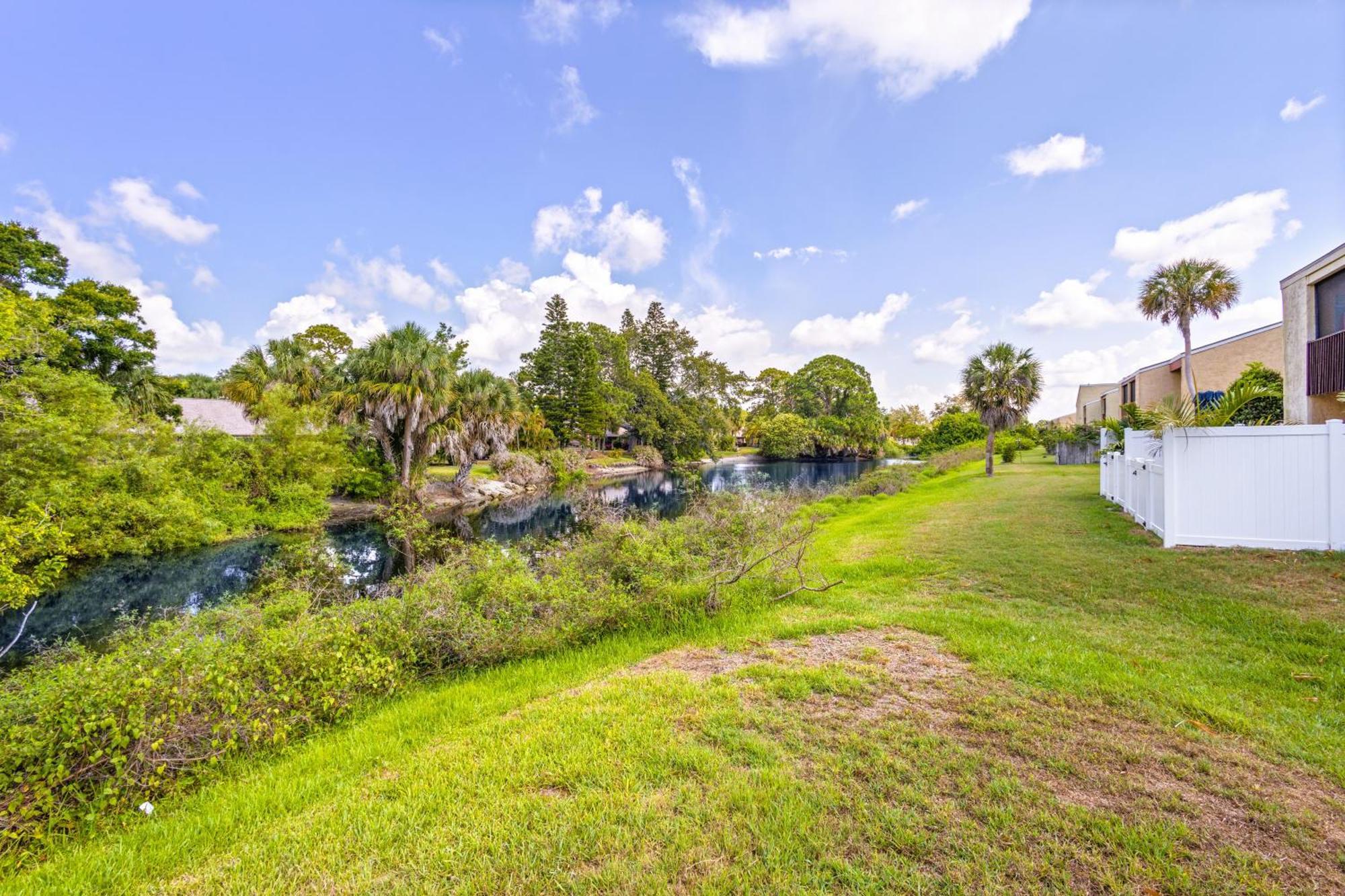 Shiny Oasis With Lake View Sarasota Bagian luar foto