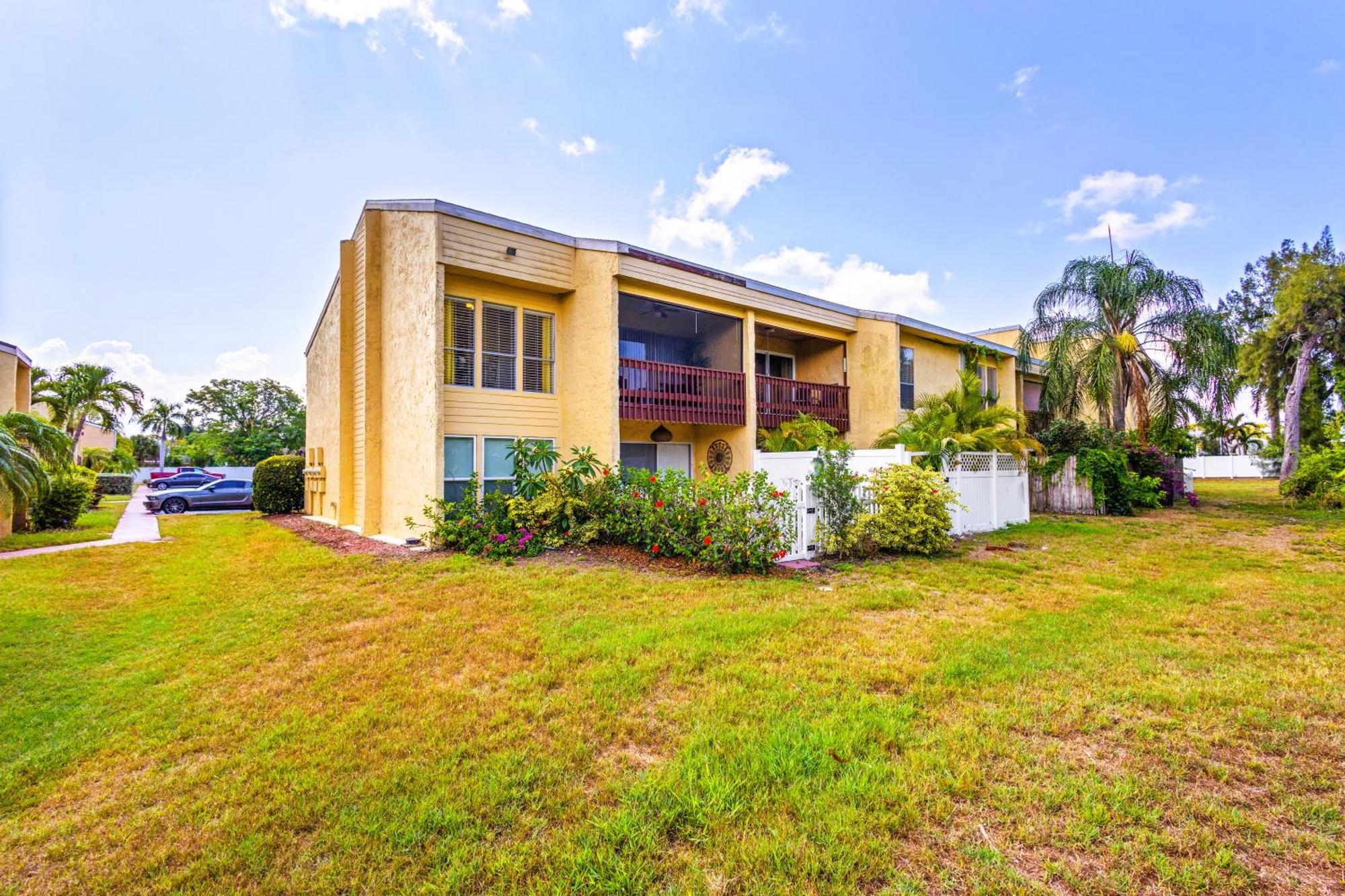 Shiny Oasis With Lake View Sarasota Bagian luar foto